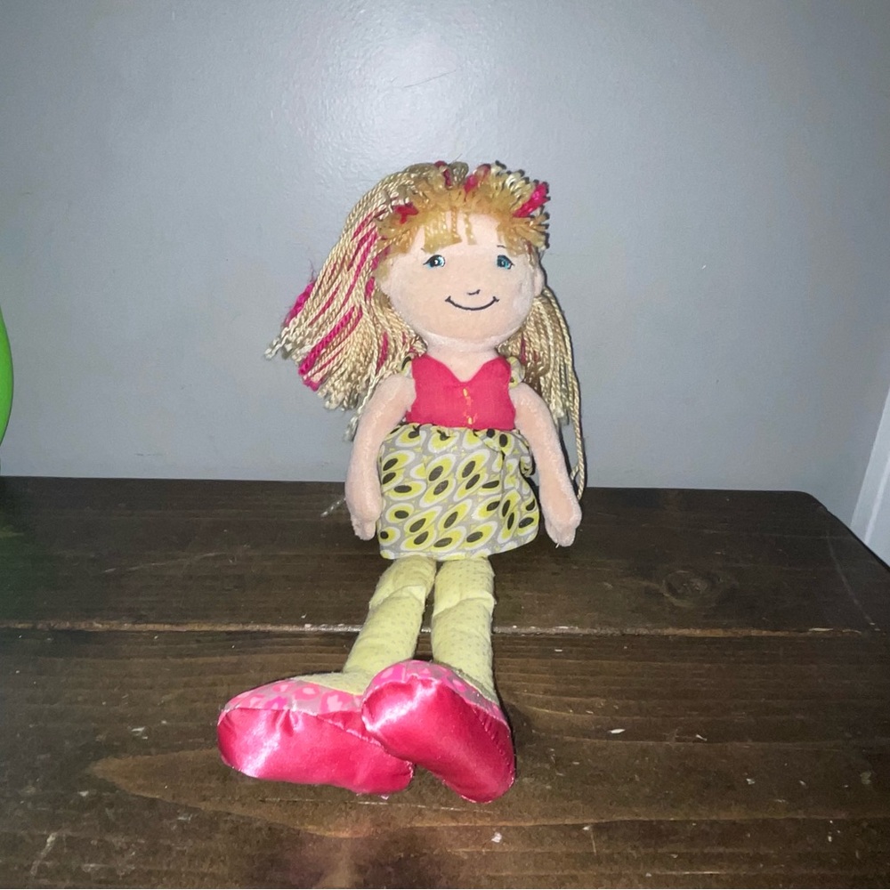 Vintage Groovy girl  Chelsi retired Manhattan toy company  2009 Soft Toy Plush